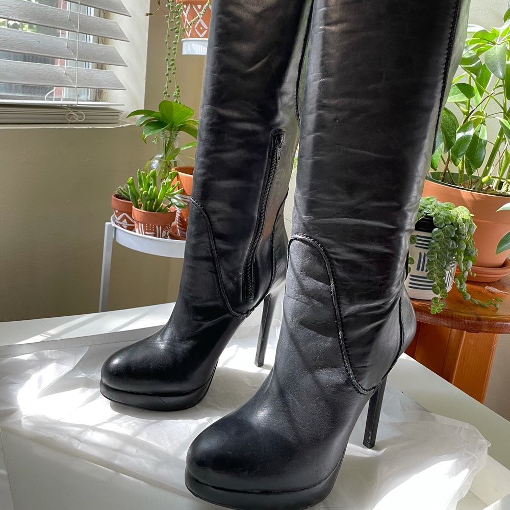 Stephena knee high boot